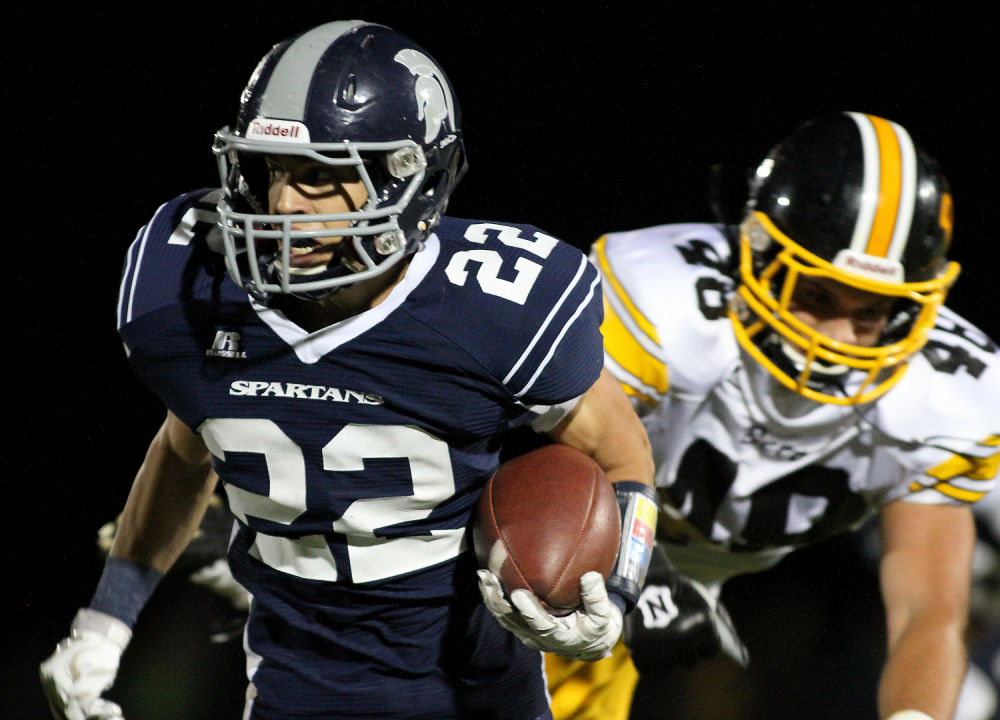 091214-bett-fball07
